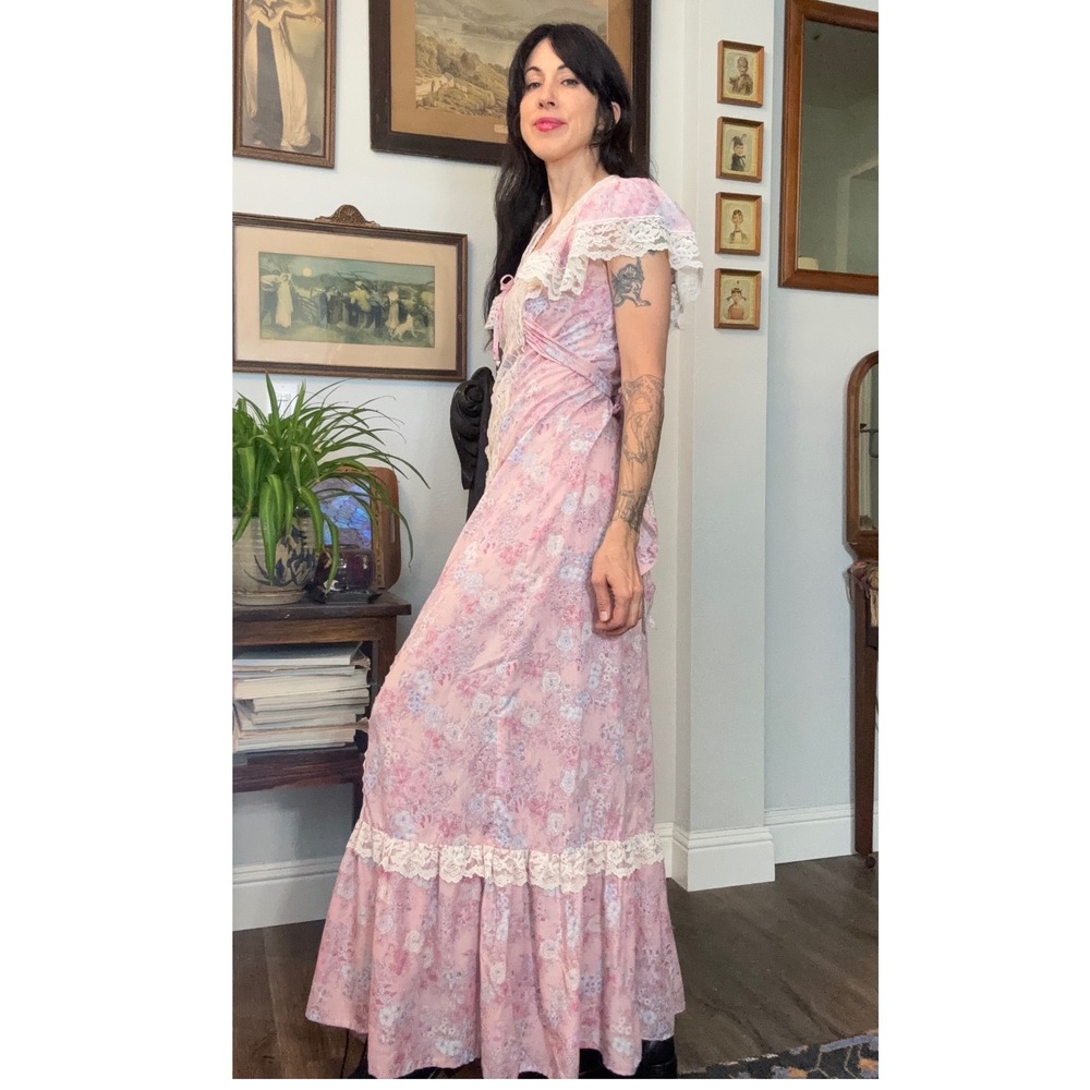 Vintage 70s Pink Floral Prairie Maxi Dress Lace Trim Empire Waist Cottagecore - Picture 3 of 10